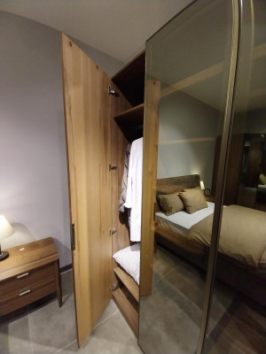Schlafzimmer Design Möbel Kleiderschrank Luxus Holz Braun Schränke Neu