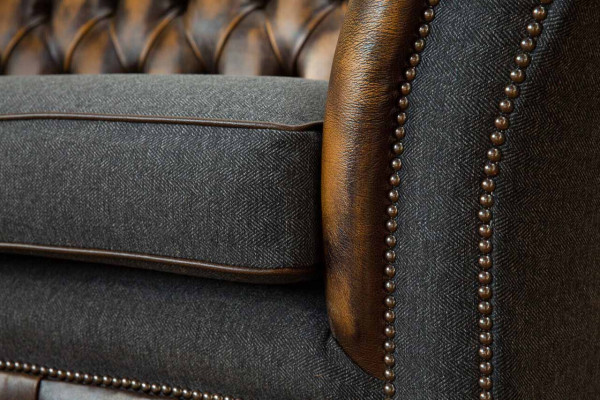 Dreisitzer Luxus 3 Sitzer Couch Polster Klassisch Sitz Wohnzimmer Möbel