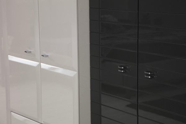Exklusive Schlafzimmer Möbel Designer Doppelbett Nachtkonsolen Schrank