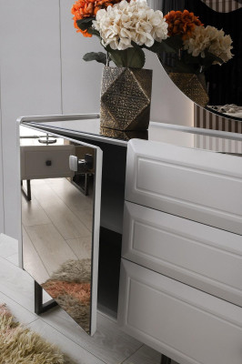 Schlafzimmer Möbel Moderne Garnitur Bettgestell Luxuriöse Kommode 5tlg