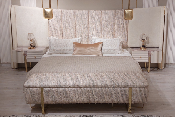 Luxus Schlafzimmer Set Komplettes Möbel Bett 2xNachttische Kleiderschrank Bank