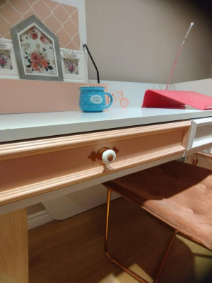 Kinderzimmer Möbel Bett Nachtisch Kleiderscrank Schreibtisch Kommode mit Spiegel