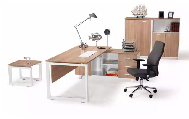 Ecktisch aus Holz braun Exklusive moderne Büromöbel im Arbeitszimmer