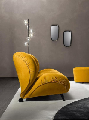 Moderne Sofagarnitur 3+2 Sitzer Sessel x2 Hocker Designer Couch-Set Stilvolle Wohnzimmermöbel