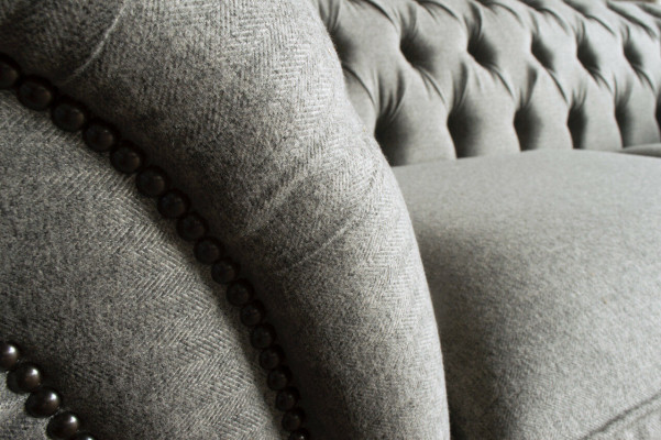Sofa Couch Polster Design Sitz Sofas Zimmer Möbel Leder 2er Moderne Grau Stoff