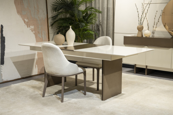 Designer Küchenmöbel Luxuriöser Esstisch Designer Textil Lehnstühle 5tlg